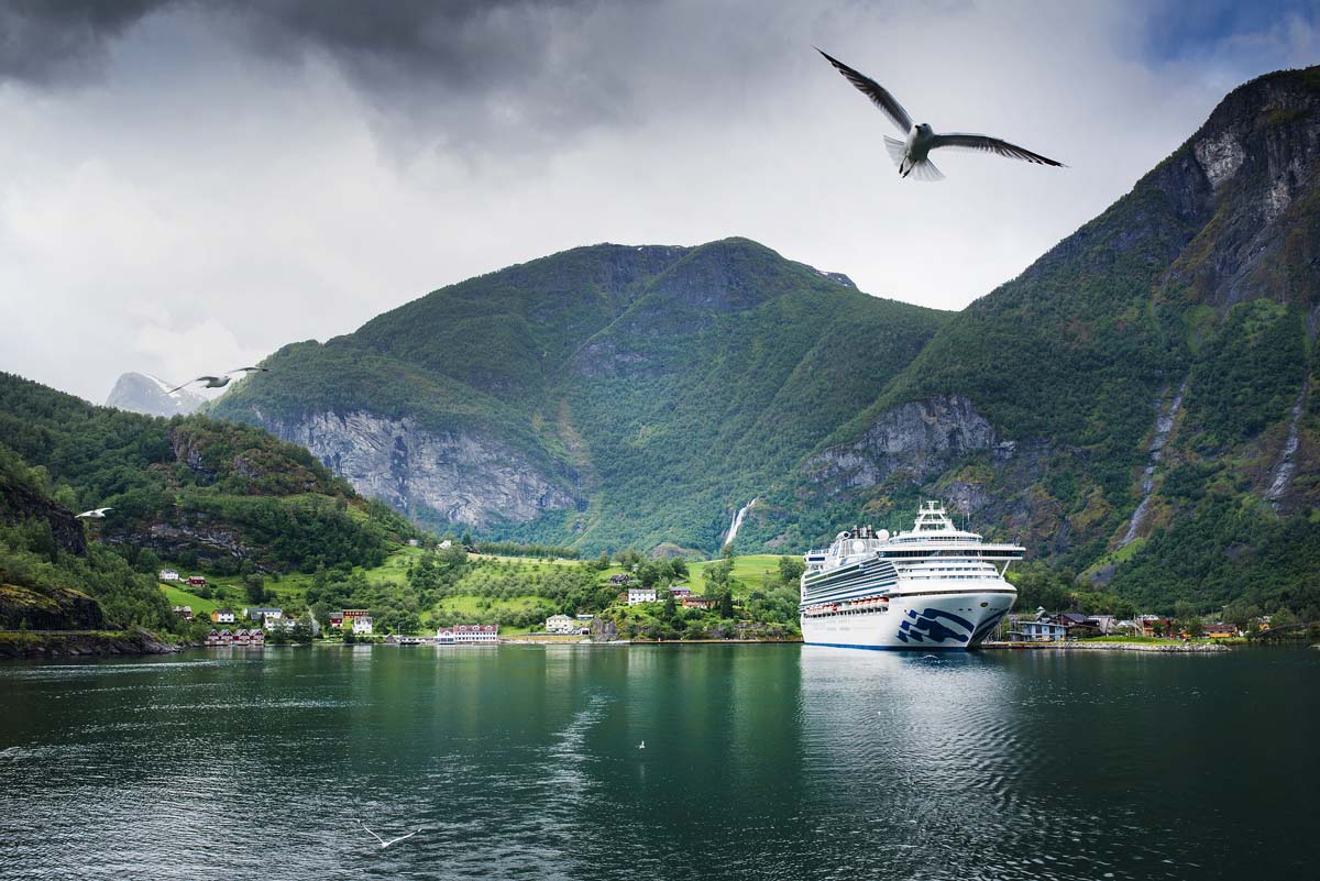 Uncover the splendor of the Scandinavian Cruise
from 1700€